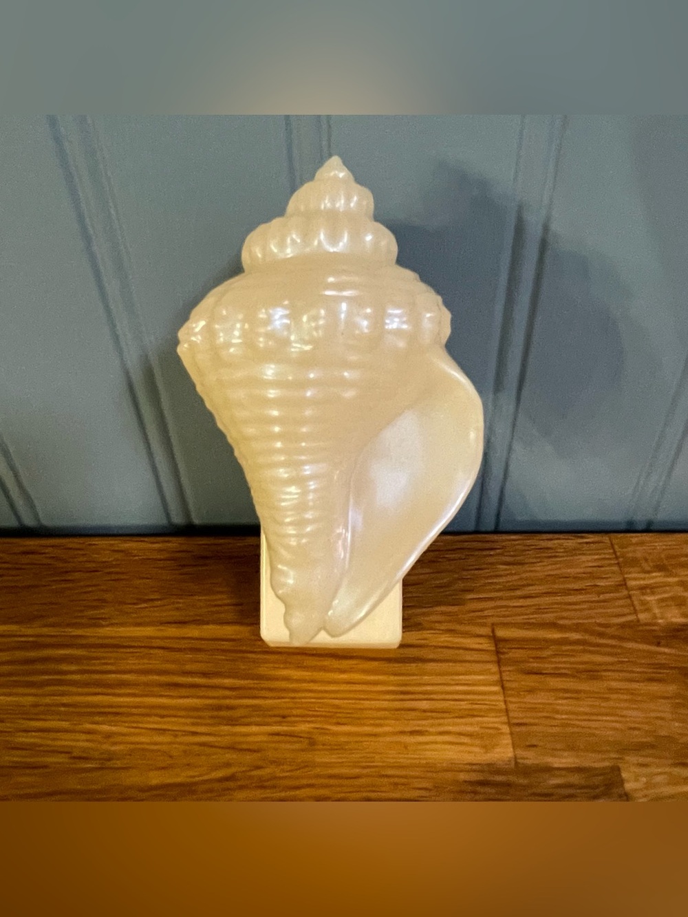 Bath & Body Works BBW Pearl Conch Shell Lighted Wallflower Plug-In Diffuser